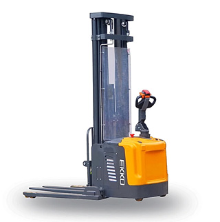 Straddle Stackers